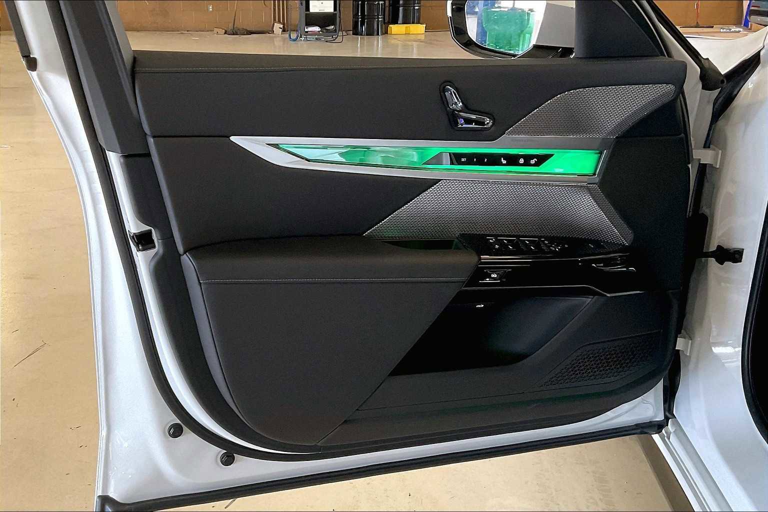 Used 2025 BMW i7 xDrive60 image 10