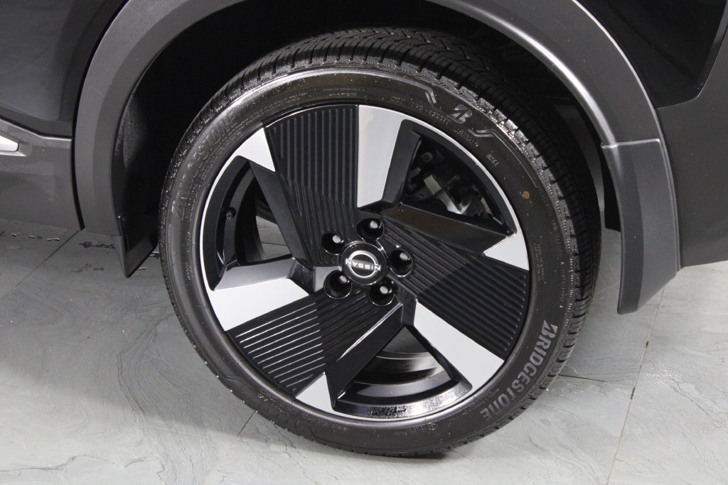 Certified 2026 Nissan Kicks SR FWD image 15
