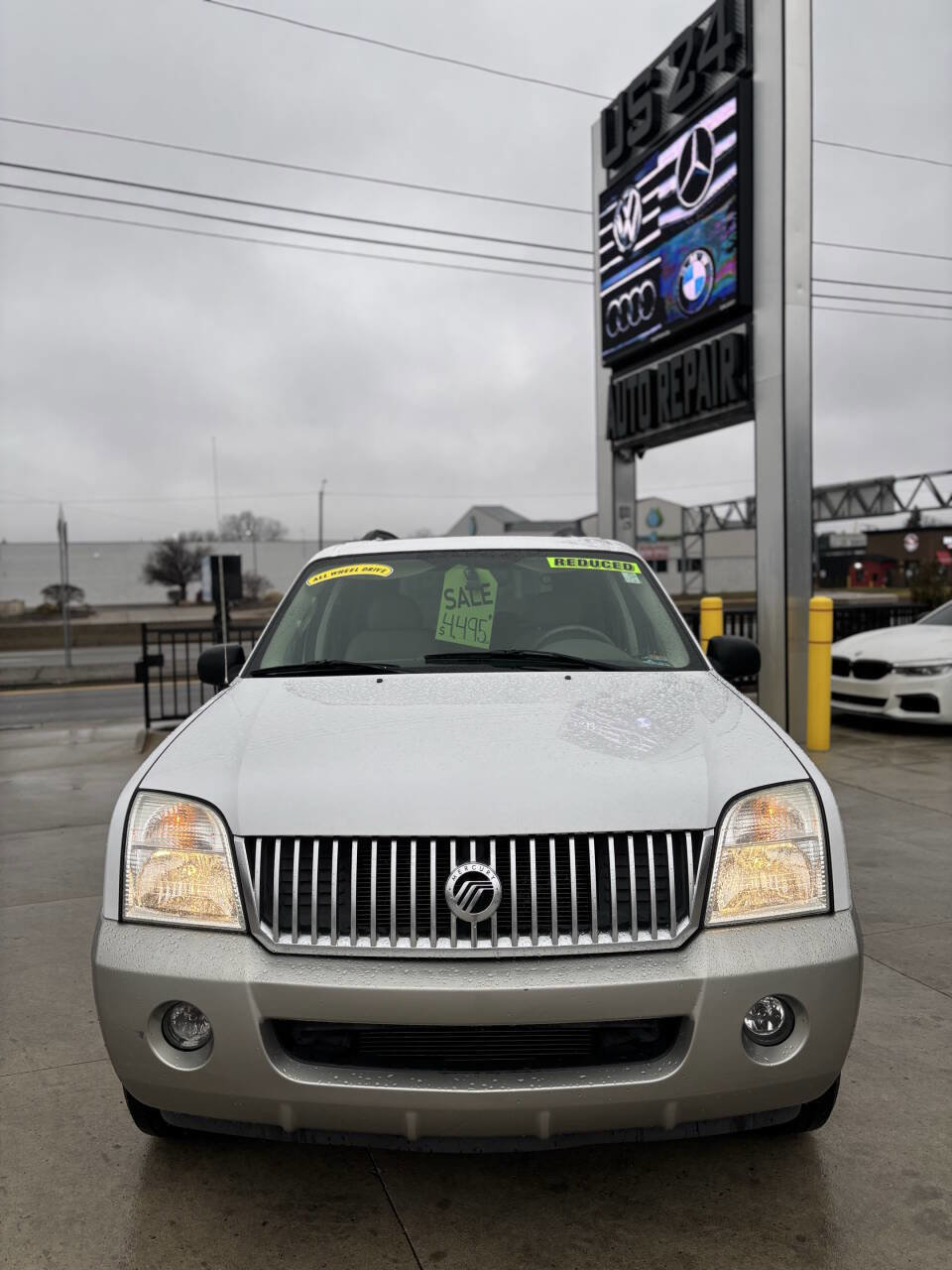 Used 2003 Mercury Mountaineer Luxury image 3