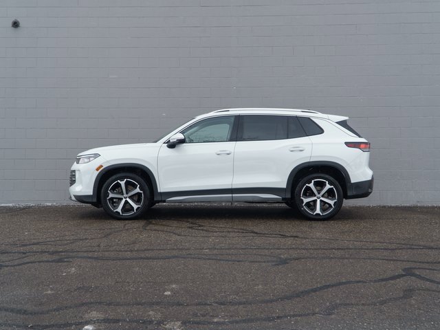 Used 2025 Volkswagen Tiguan SE w/ Panoramic Sunroof Package video 2