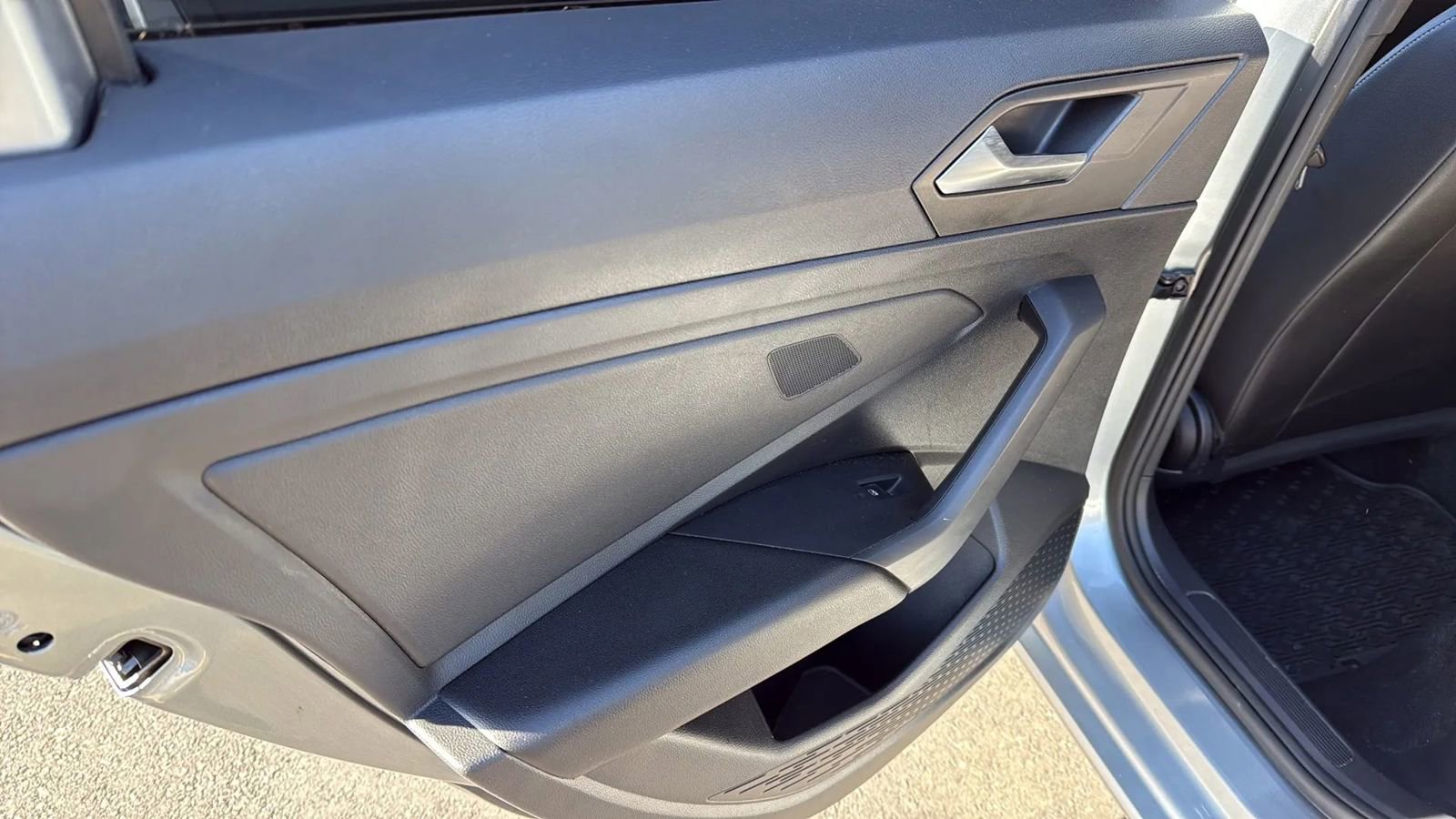 Used 2019 Volkswagen Jetta R-Line w/ R-Line Cold Weather Package image 32