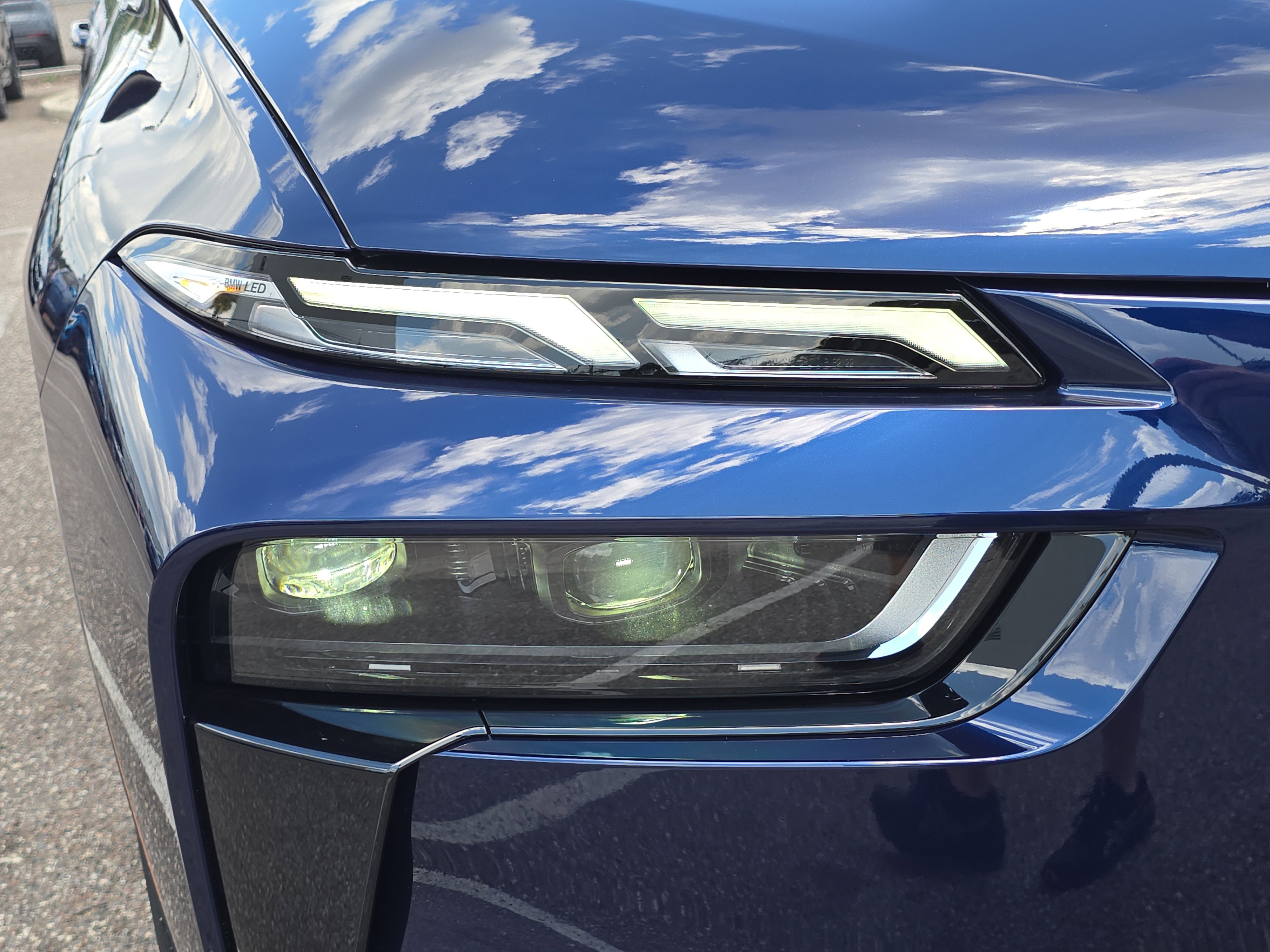 New 2026 BMW X7 M60i image 7