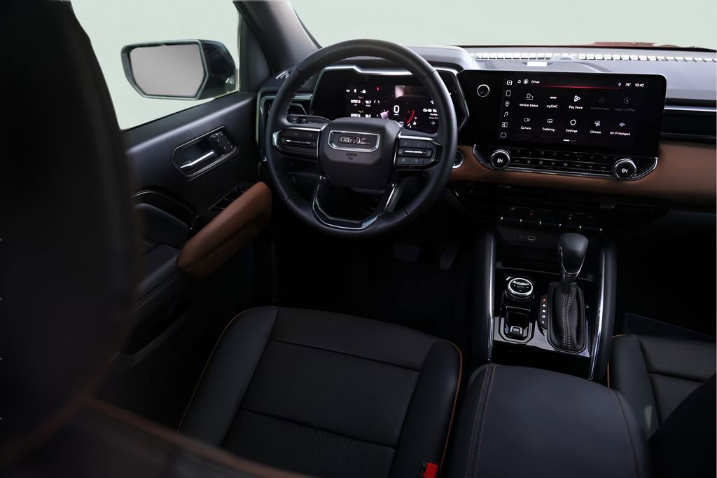 Used 2026 GMC Canyon AT4 w/ Technology Plus Package image 28