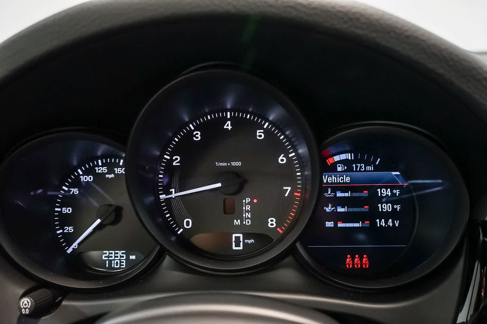 Certified 2026 Porsche Macan AWD/4WD image 28