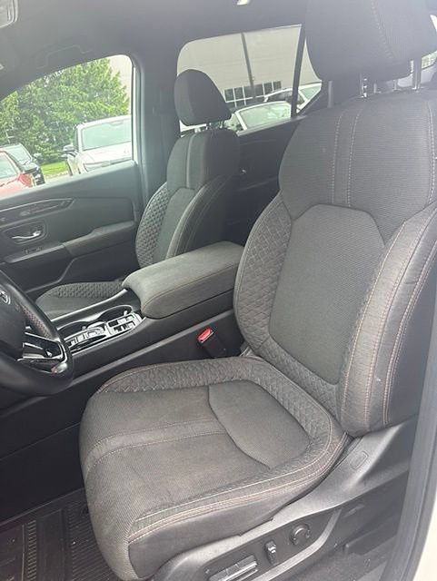 Used 2023 Honda Pilot Sport image 9
