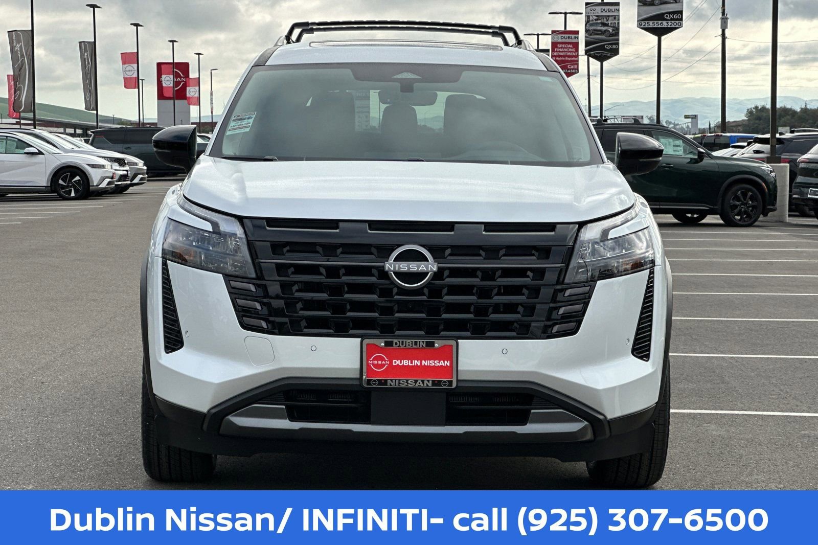 New 2026 Nissan Pathfinder SL w/ SL Premium Package AWD/4WD image 9