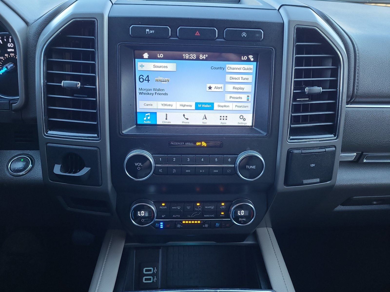 Used 2019 Ford Expedition XLT w/ Equipment Group 202A RWD image 18