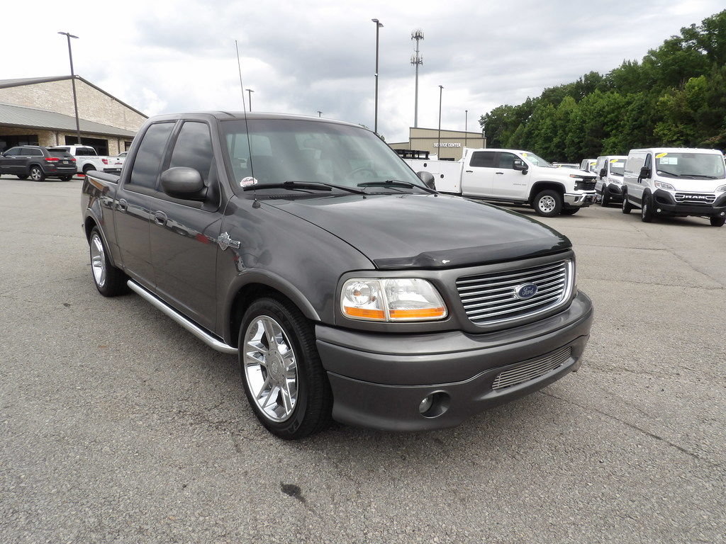 Used 2002 Ford F150 Harley-Davidson RWD image 11