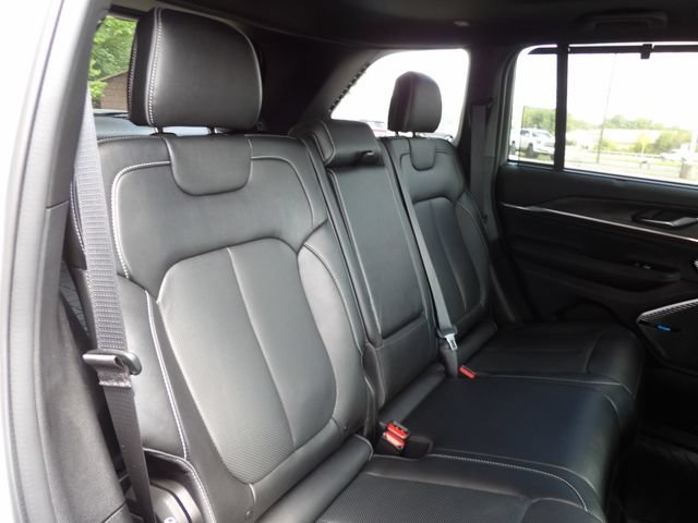 Used 2024 Jeep Grand Cherokee Overland w/ Adv Protech Group III AWD/4WD image 18