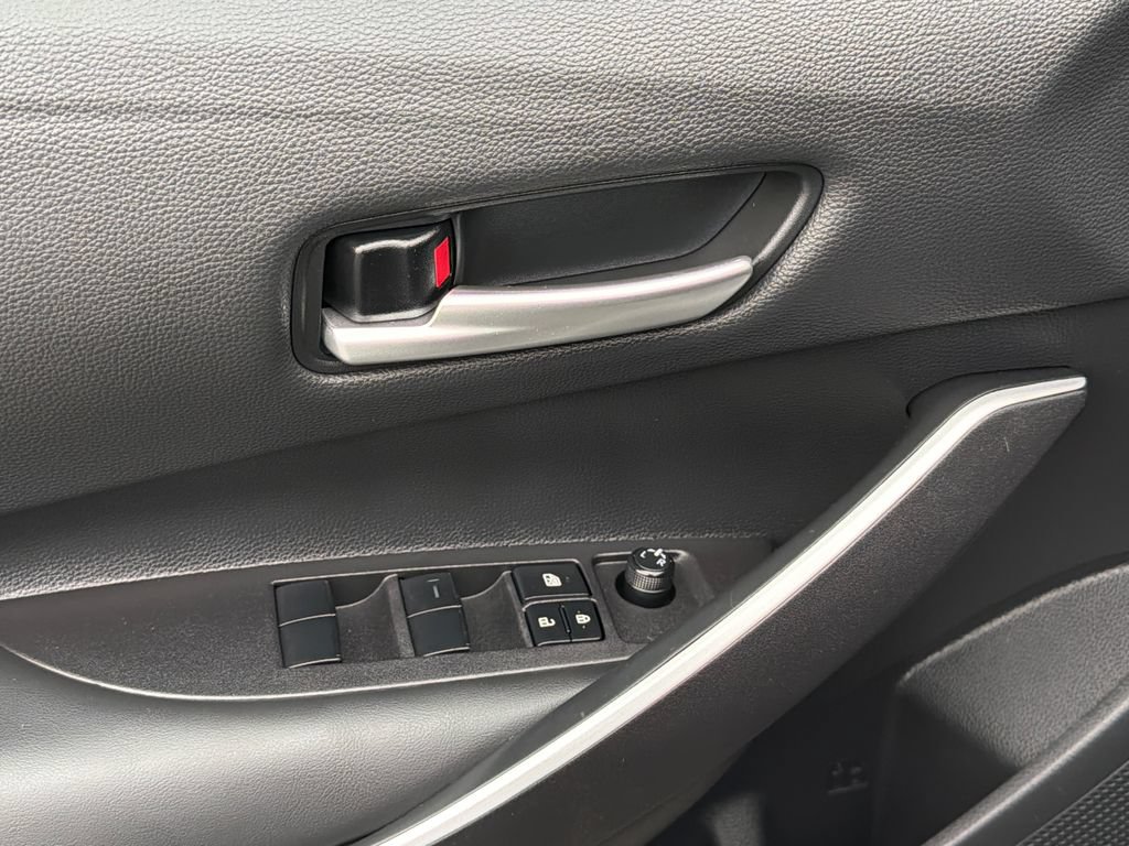 Used 2025 Toyota Corolla SE FWD image 19