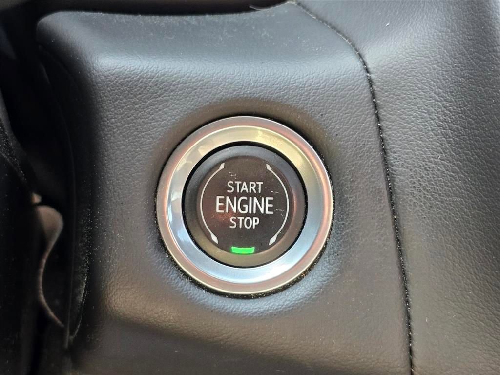 Used 2021 Chevrolet Tahoe Premier w/ Premium Package image 20