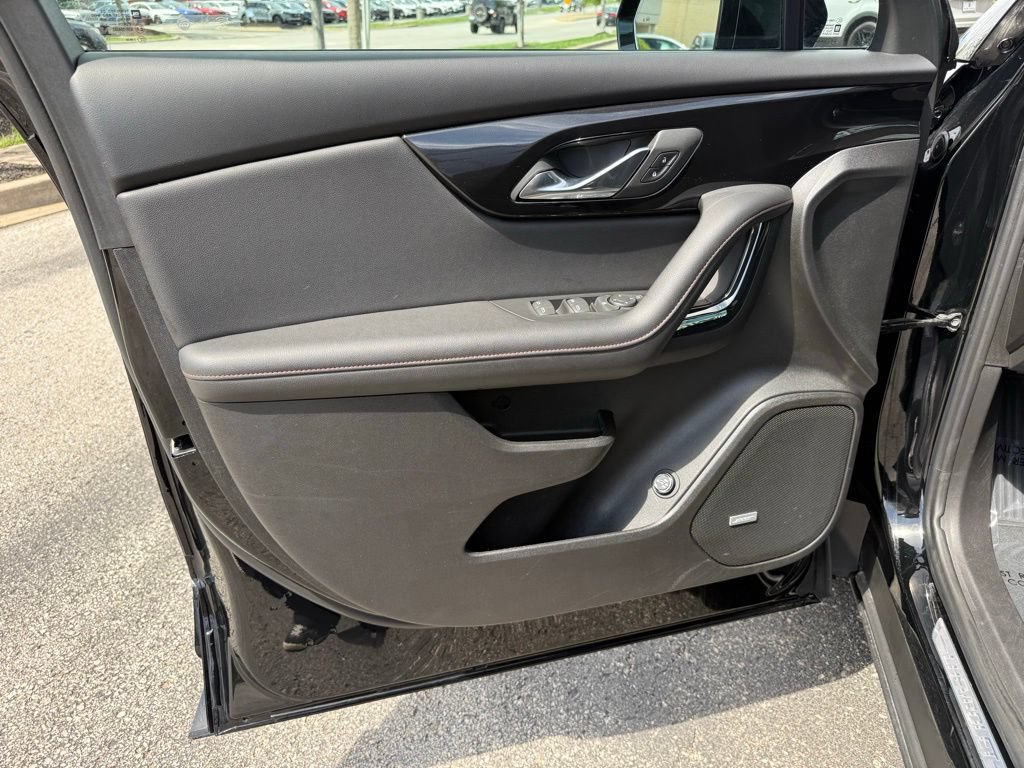 Used 2025 Chevrolet Blazer RS FWD image 17