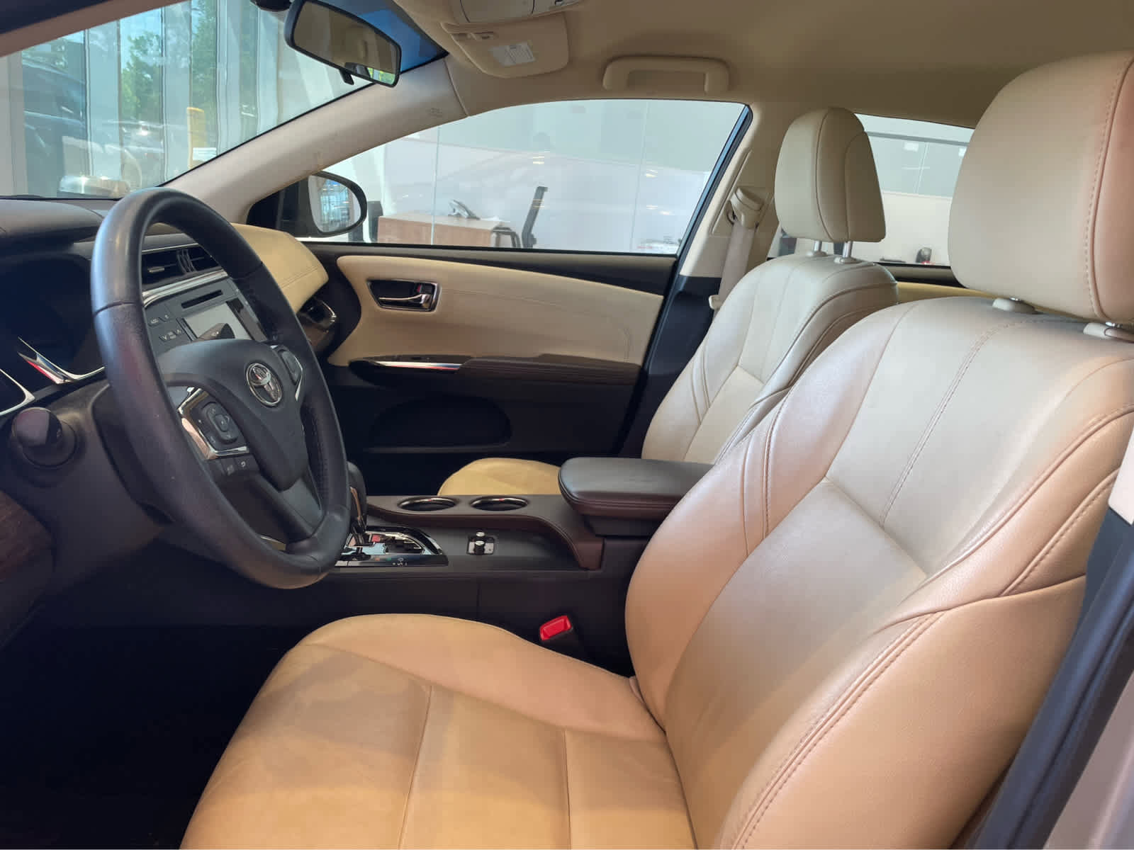 Used 2013 Toyota Avalon XLE FWD image 3