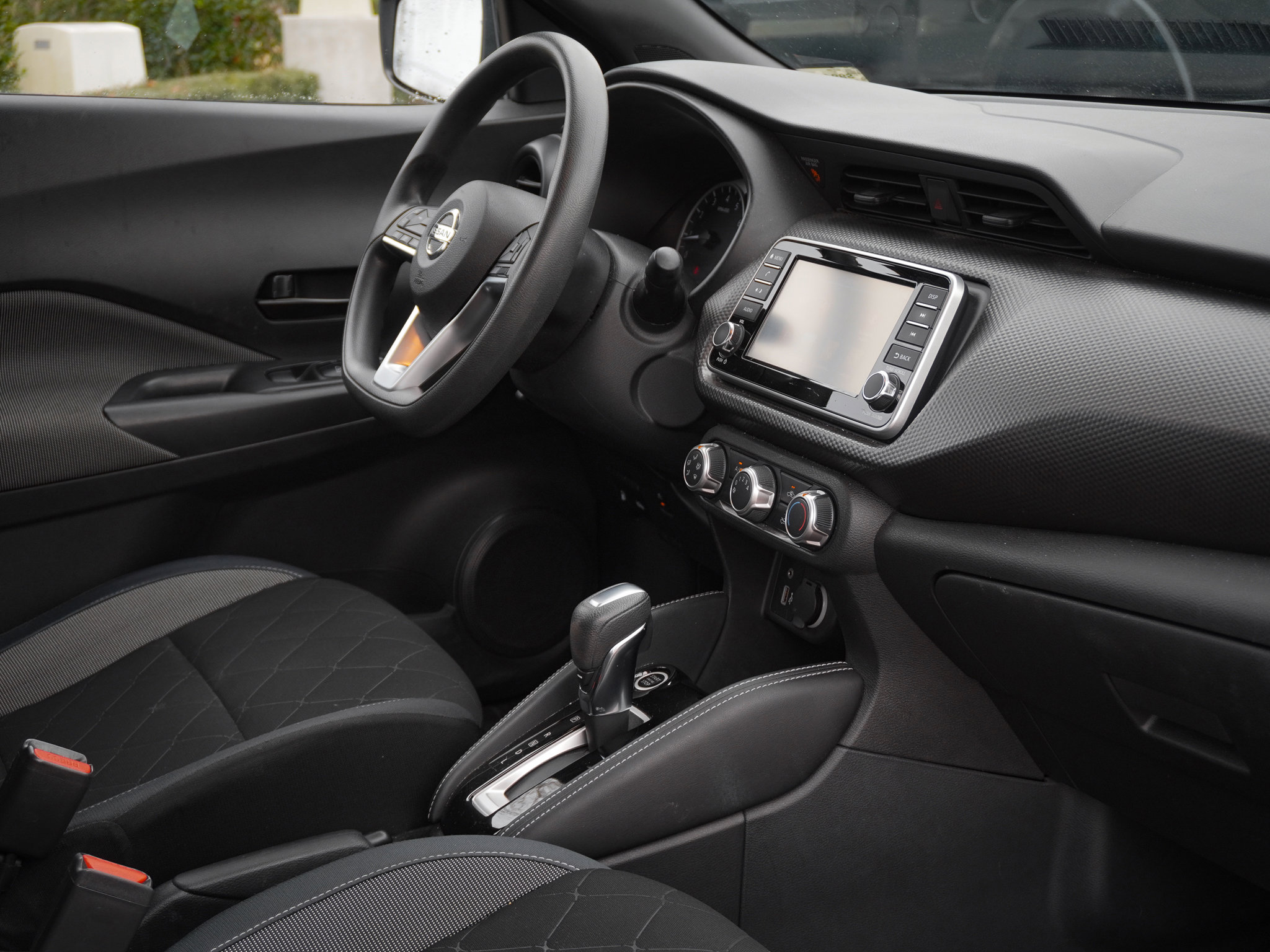 Used 2019 Nissan Kicks S image 32