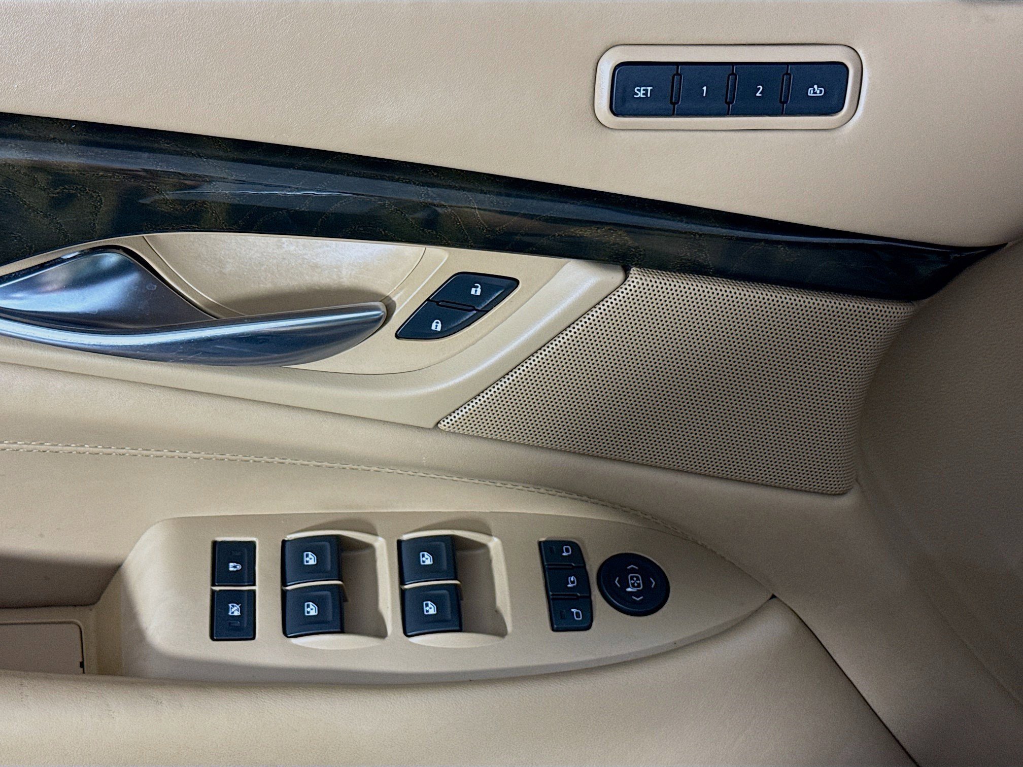 Used 2020 Cadillac Escalade Platinum image 23