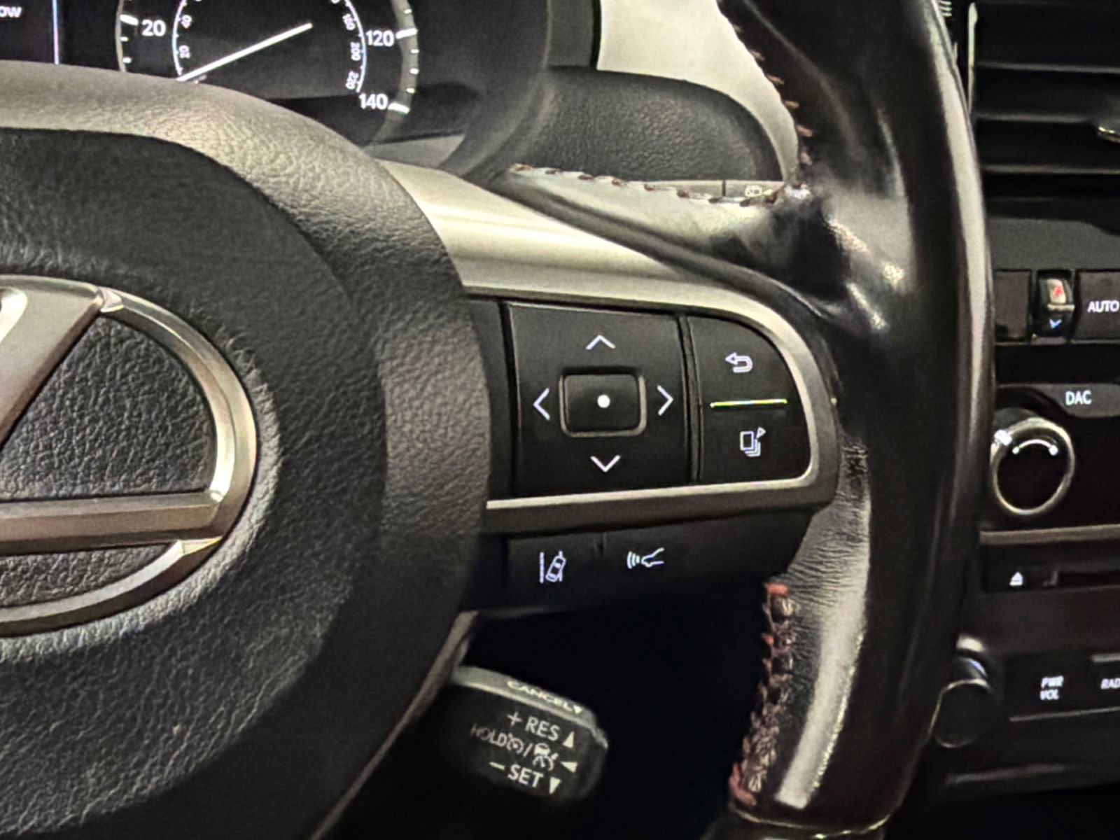 Used 2023 Lexus GX 460 Premium w/ Premium Plus Package image 25