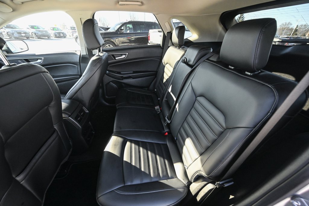 Used 2024 Ford Edge SEL w/ Convenience Package image 23