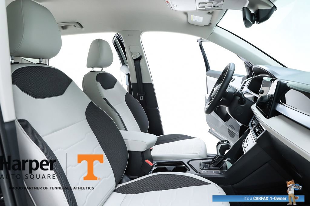 Used 2025 Volkswagen Taos SE image 35