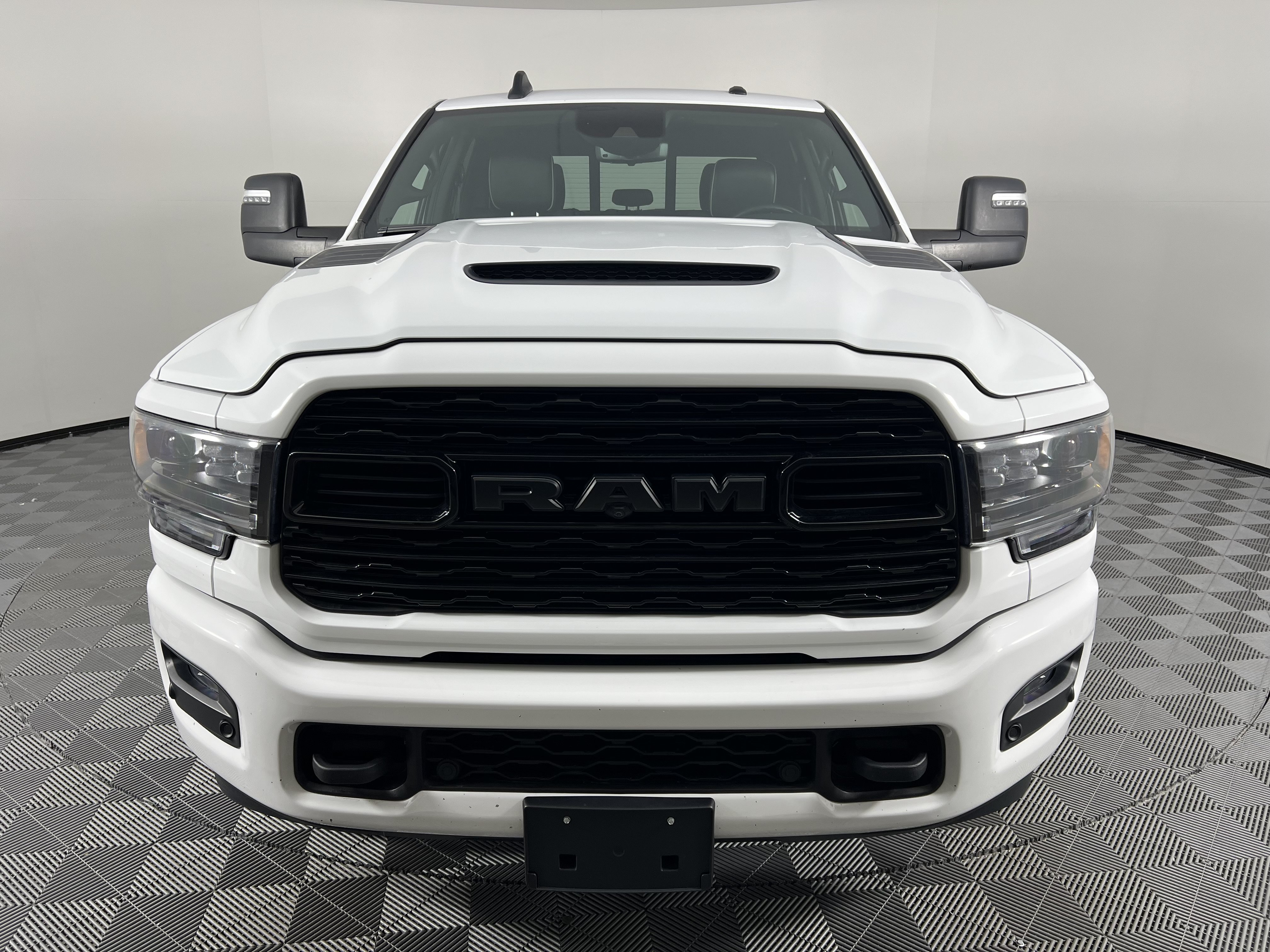Used 2023 RAM 3500 Limited AWD/4WD image 5