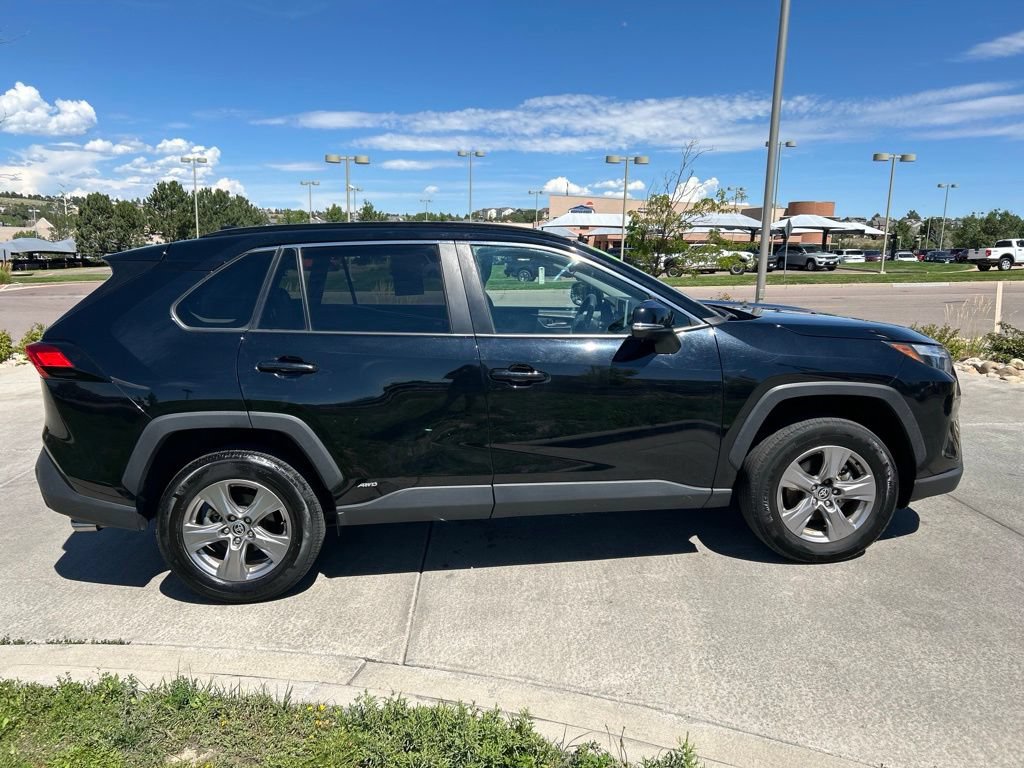 Used 2025 Toyota RAV4 XLE AWD/4WD image 9