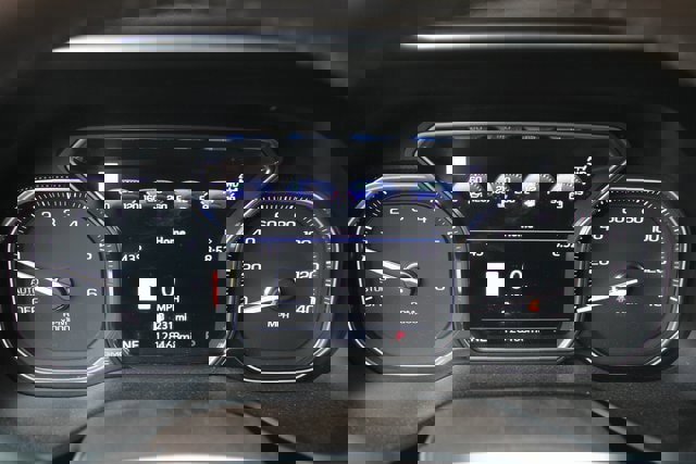 Used 2021 GMC Yukon Denali w/ Denali Premium Package image 11