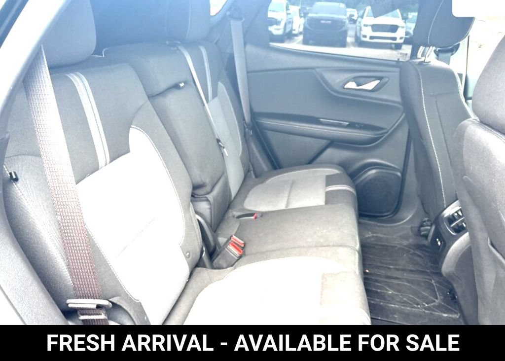 Used 2024 Chevrolet Blazer LT w/ Midnight/Sport Edition FWD image 15