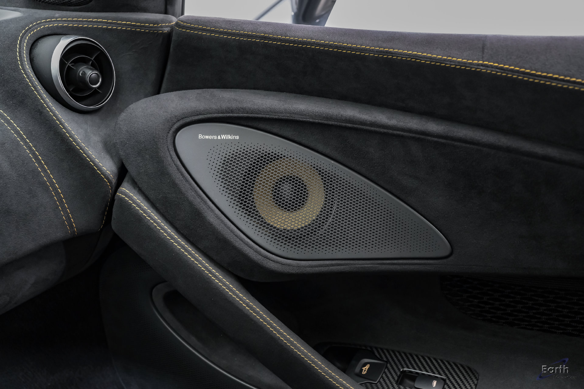 Used 2019 McLaren 600LT RWD image 95