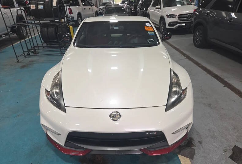 Used 2016 Nissan 370Z NISMO RWD image 6