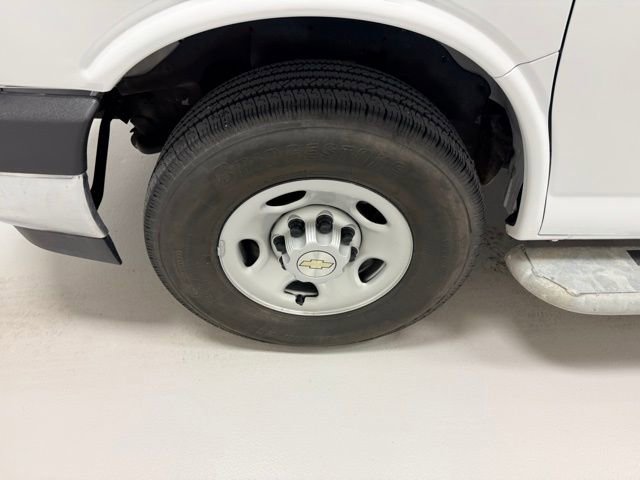 Certified 2023 Chevrolet Express 2500 w/ Driver Convenience Package image 17