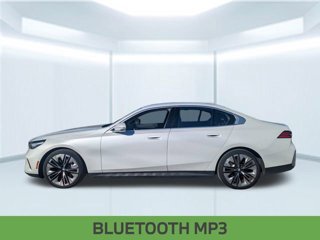 Used 2024 BMW 530i xDrive w/ Premium Package image 2