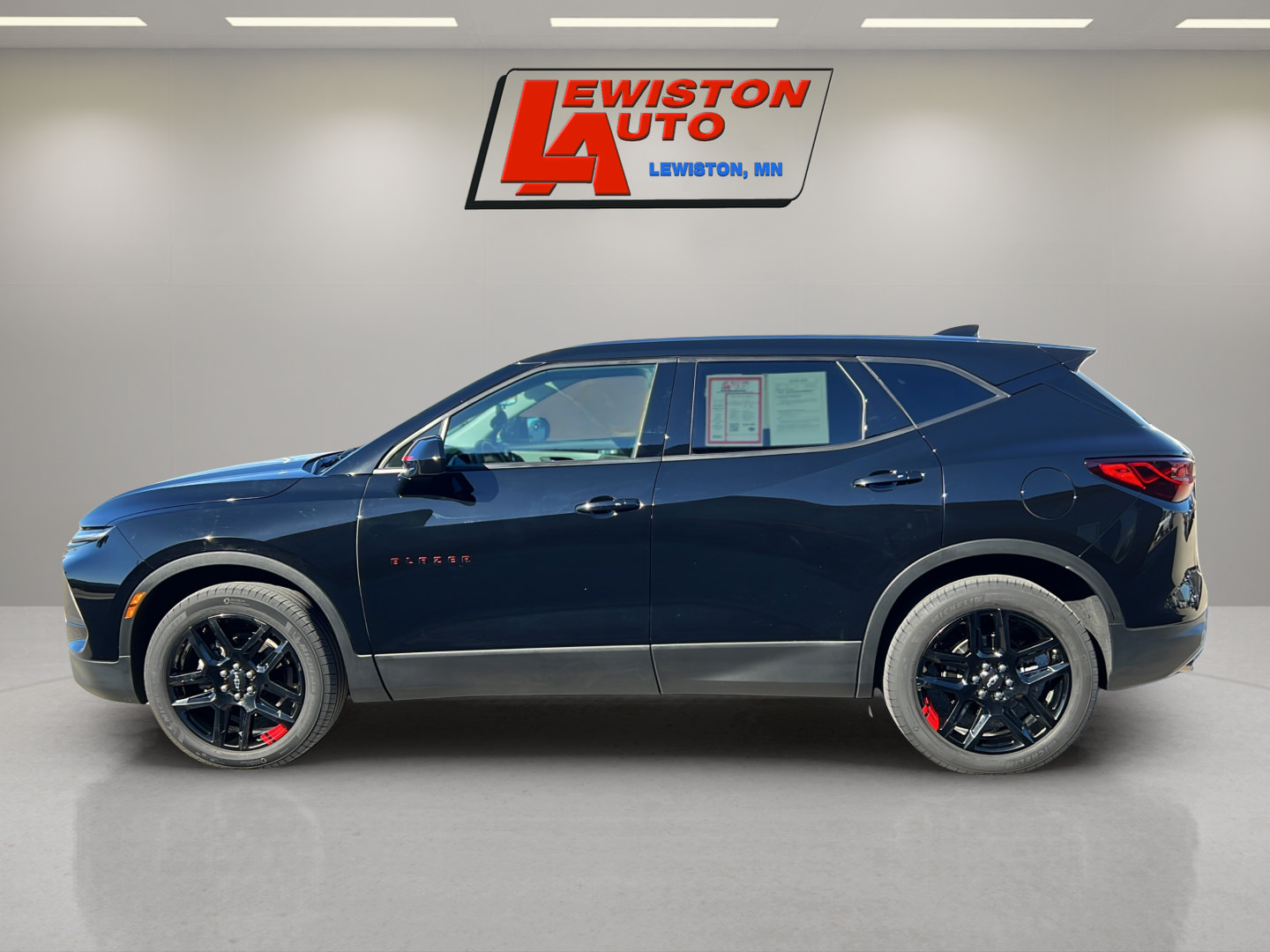 Used 2024 Chevrolet Blazer LT w/ Redline Edition AWD/4WD image 10