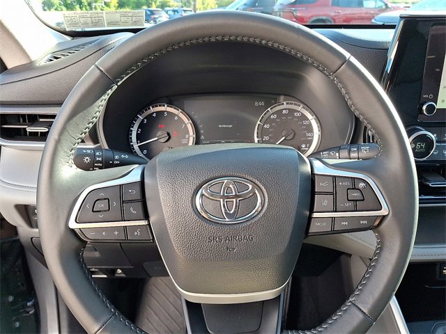 Used 2024 Toyota Highlander LE image 20