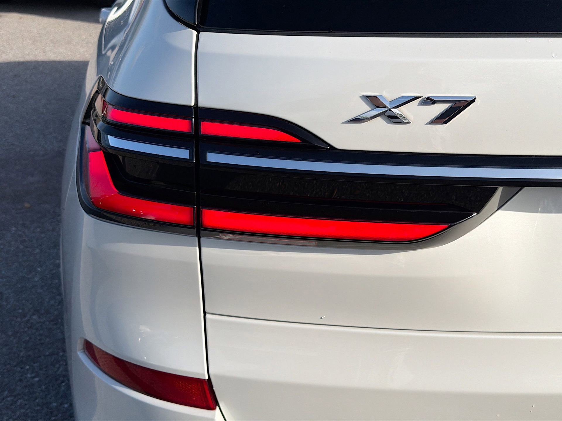 Used 2023 BMW X7 xDrive40i w/ Executive Package image 11