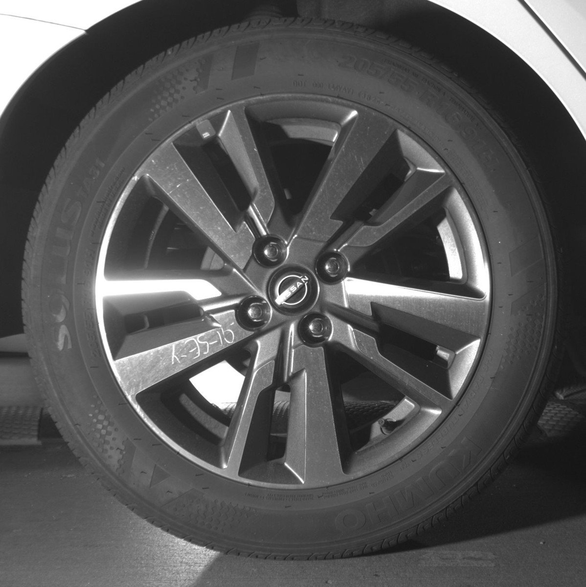 Used 2025 Nissan Versa SV image 15