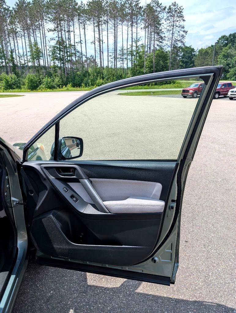 Used 2014 Subaru Forester 2.5i Premium w/ All-Weather Package image 18