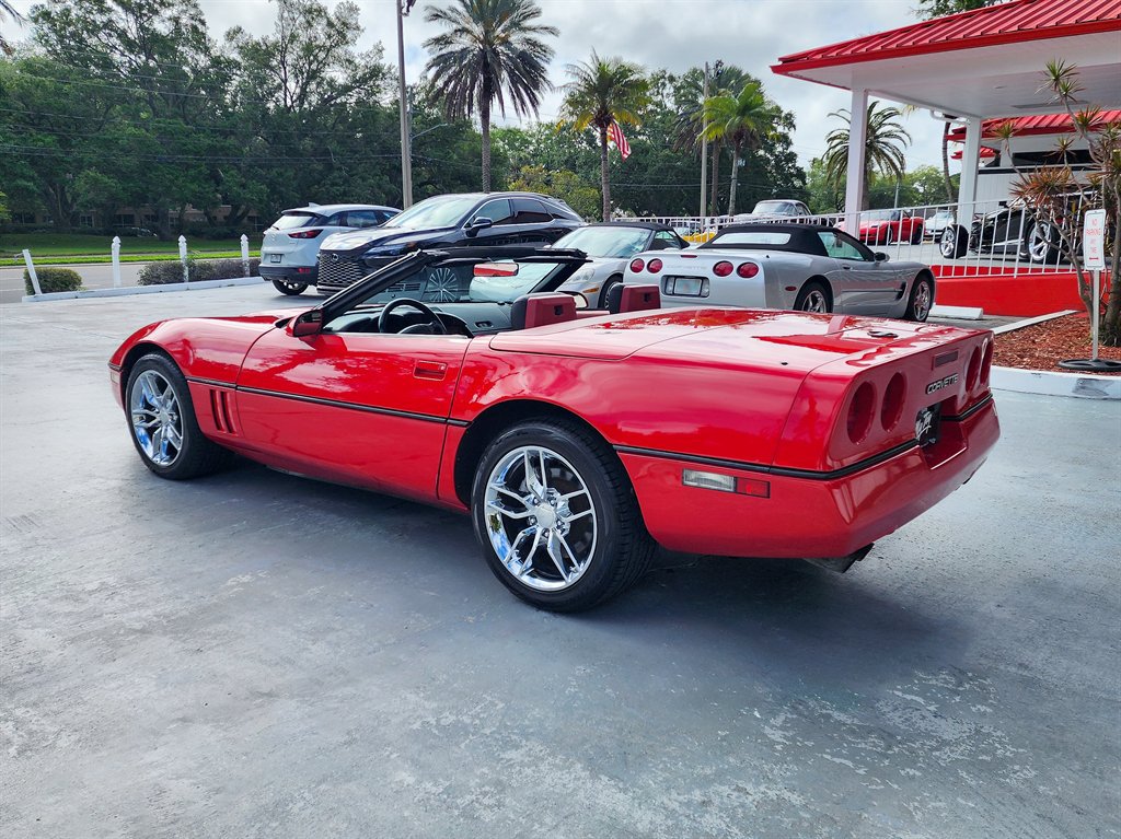 Used 1990 Chevrolet Corvette Convertible RWD image 6