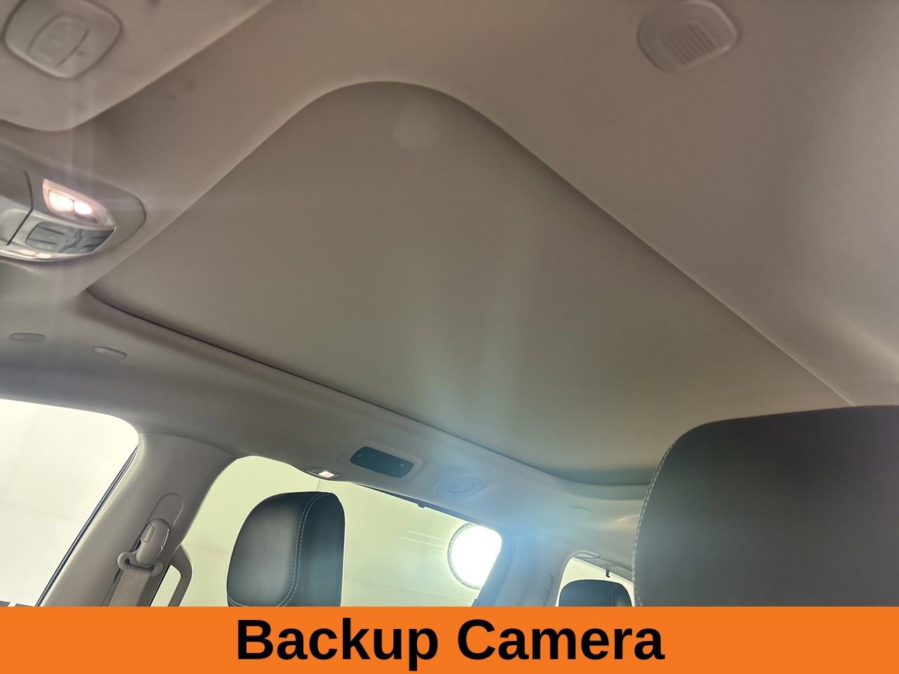 Used 2023 Chrysler Pacifica Limited image 11