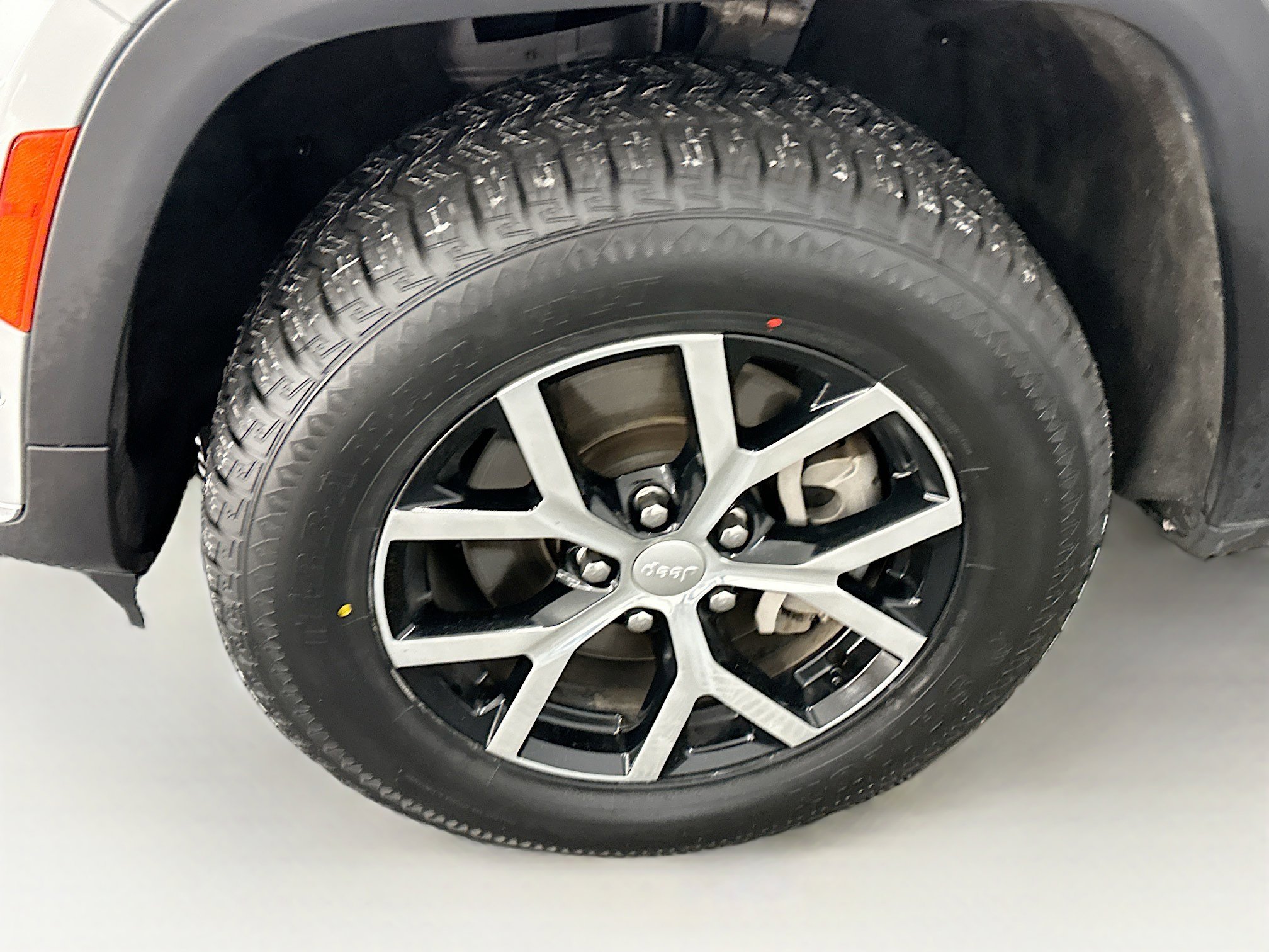 Used 2024 Jeep Grand Cherokee L Limited w/ Luxury Tech Group II image 11