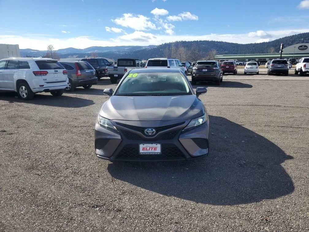 Used 2020 Toyota Camry LE image 3