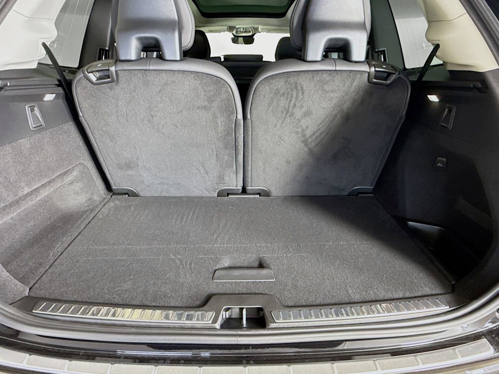 New 2026 Volvo XC90 B5 Plus w/ Protection Package image 26