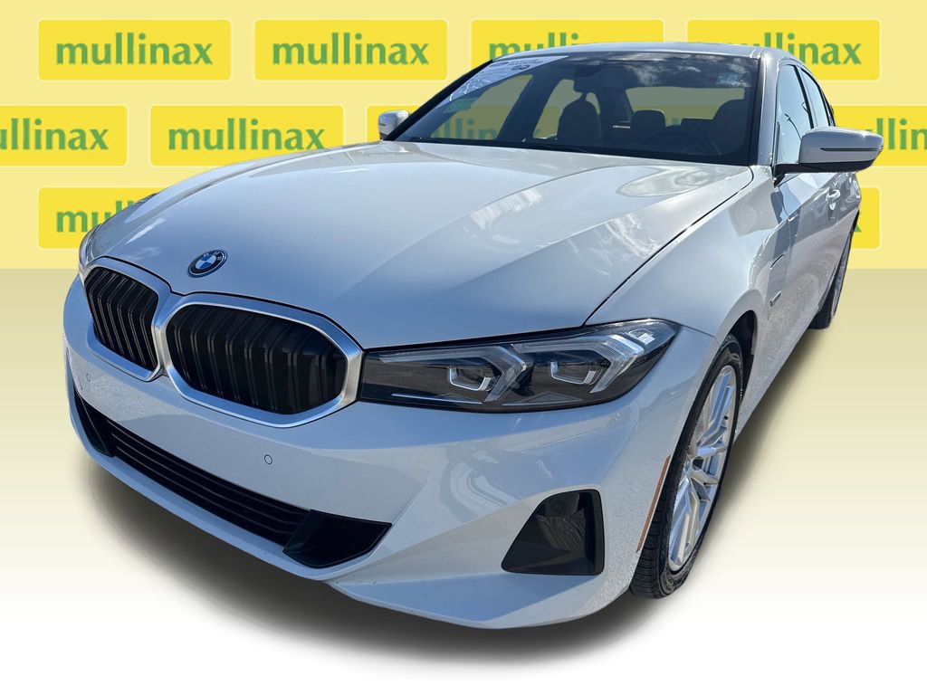 Used 2023 BMW 330e w/ Premium Package image 11
