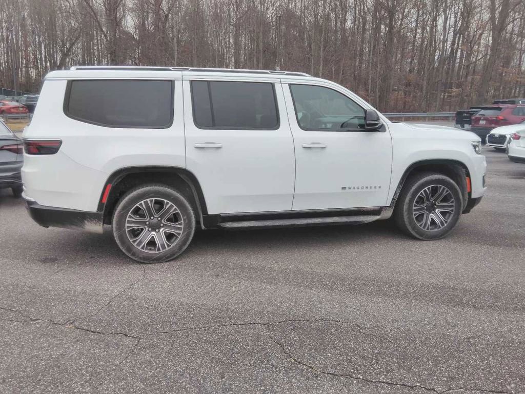 Used 2024 Jeep Wagoneer Series II w/ Flexible Seating Group image 5