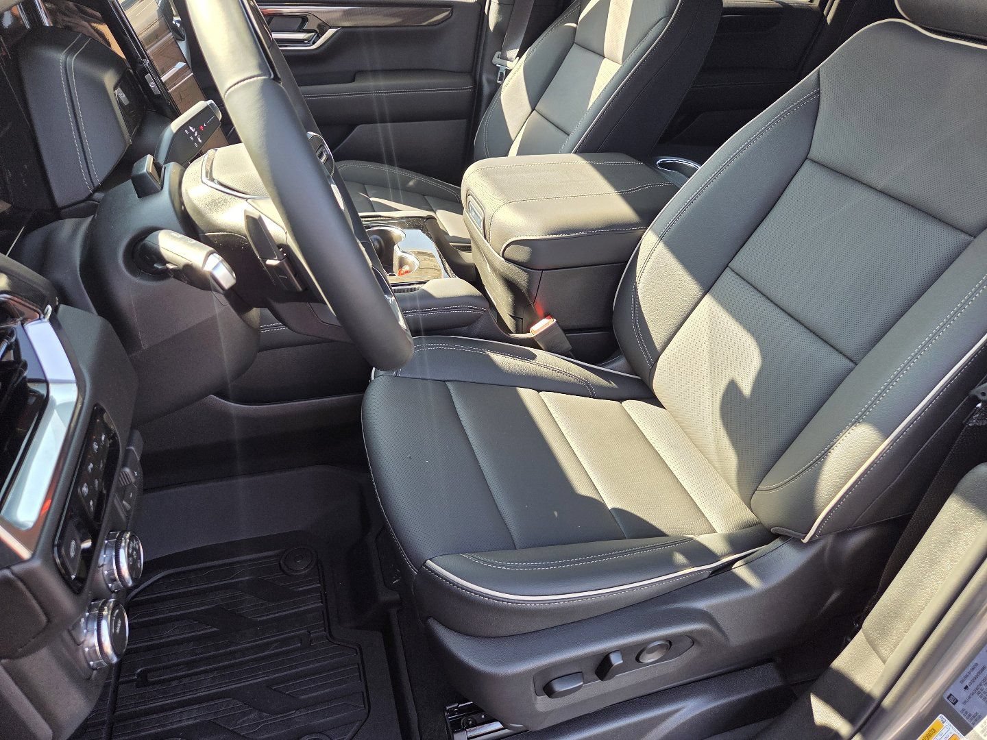New 2026 GMC Yukon XL Elevation w/ Elevation Premium Package AWD/4WD image 29