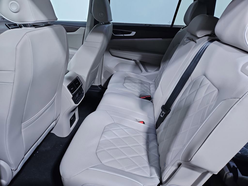 New 2026 Volkswagen Atlas SEL Premium R-Line image 25