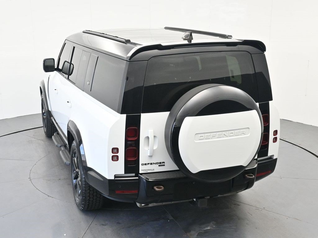 Used 2023 Land Rover Defender 130 X-Dynamic SE AWD/4WD image 23