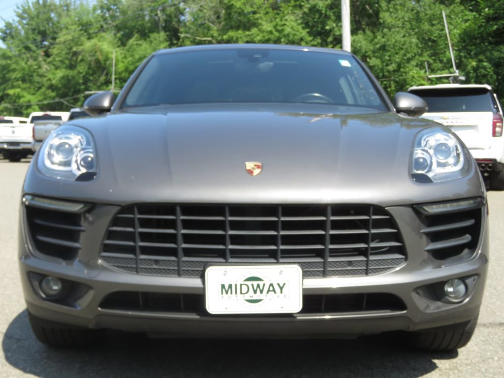 Used 2017 Porsche Macan AWD/4WD image 2