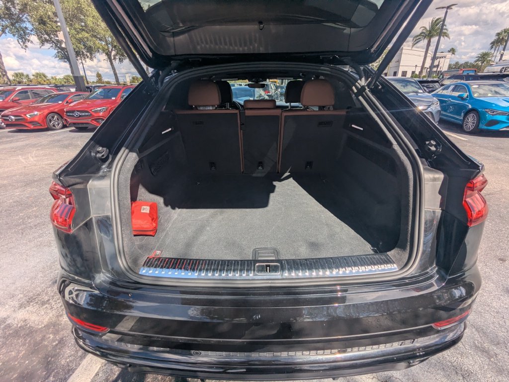 Used 2023 Audi Q8 Prestige AWD/4WD image 24