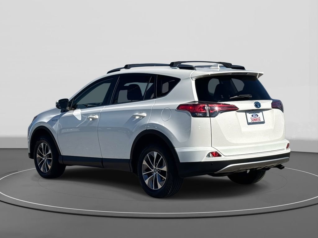 Used 2018 Toyota RAV4 XLE w/ Convenience Package image 7