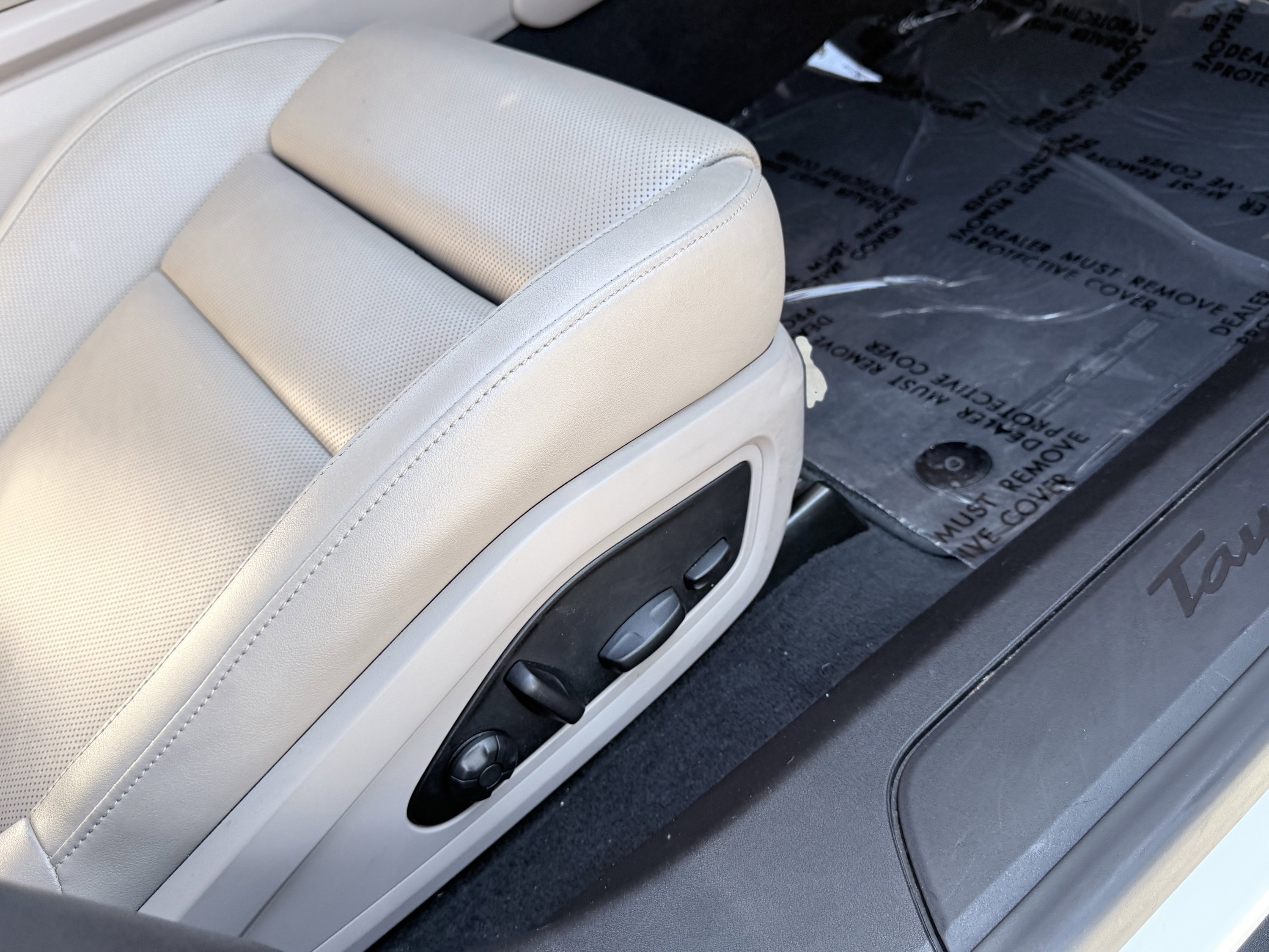 Used 2022 Porsche Taycan image 50