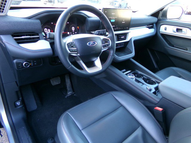 Used 2025 Ford Explorer Active w/ Active Comfort Package image 14